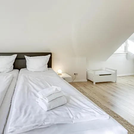 펜션 Sunshine Mit Sauna, Garten Und Modernem Komfort