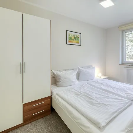 펜션 Sunshine Mit Sauna, Garten Und Modernem Komfort